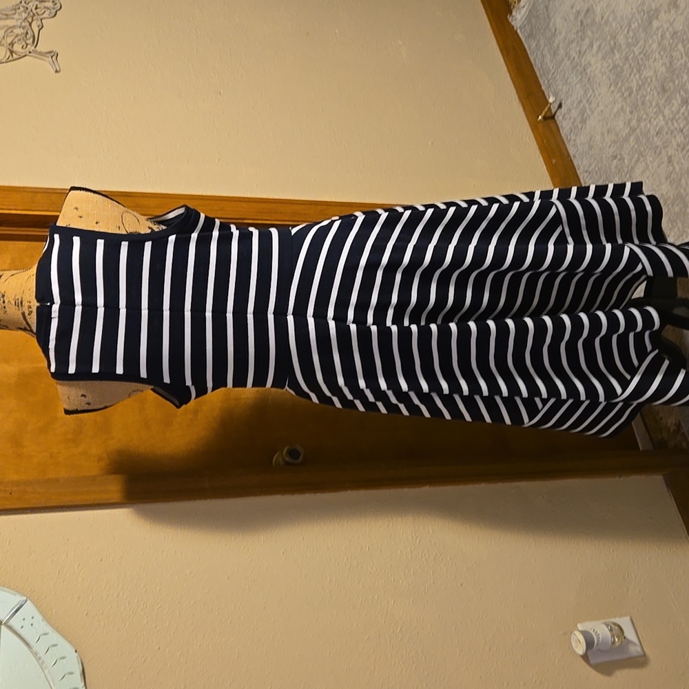 Banana Republic Stripe Sleeveless Handkerchief-Hem Dress with Pockets, Size 12 - Picture 5 of 10
